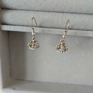 Elegant 925 sterling silver crown-shaped dangle earrings